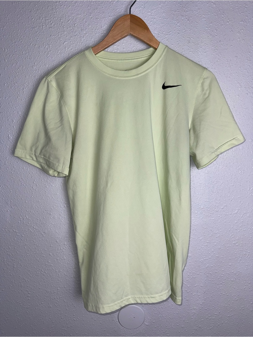 Nike Dri-Fit in Light Liquid Lime